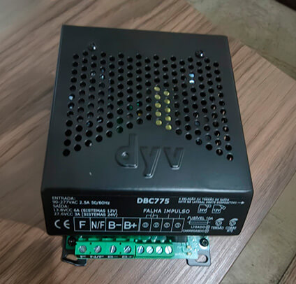 PL Geradores CARREGADOR DE BATERIA